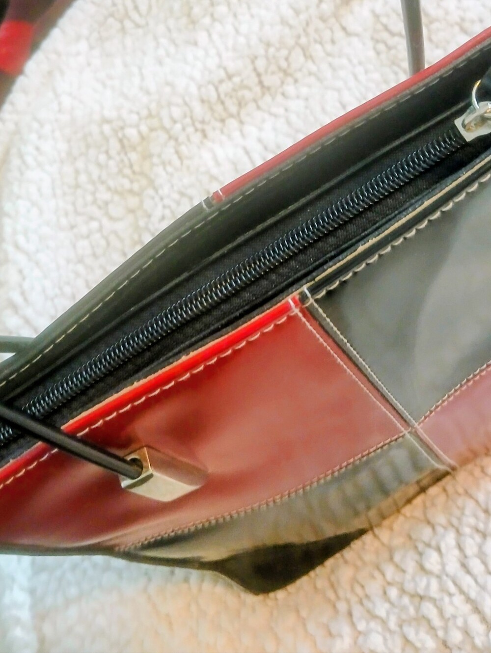 ● FINAL SALE●   Red & Black Patchwork Tote Bag - Women - Picture 3 of 9